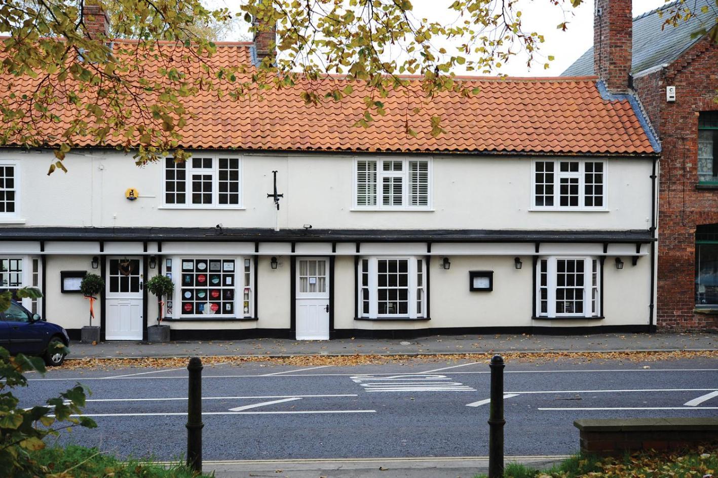 Magpies Restaurant With *