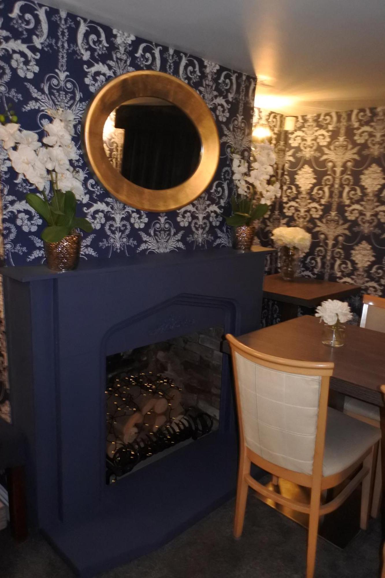 Отель Magpies Restaurant With *
